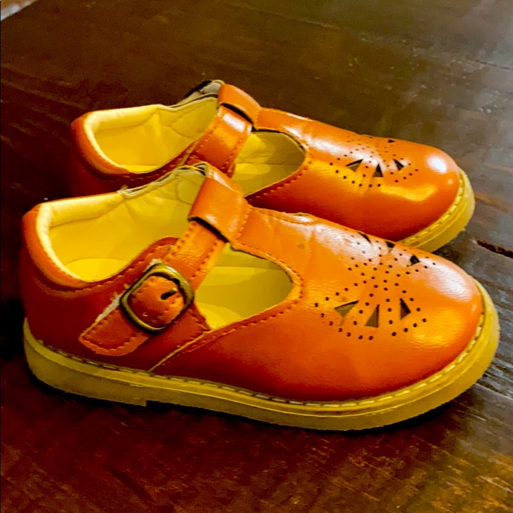 Cognac Mary Janes euro sz 26 (US 9.5)